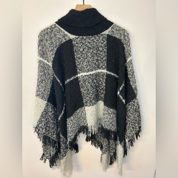 *NWT* Michael Stars from Evereve Black and White Even Better Poncho, One Size - Picture 7 of 11